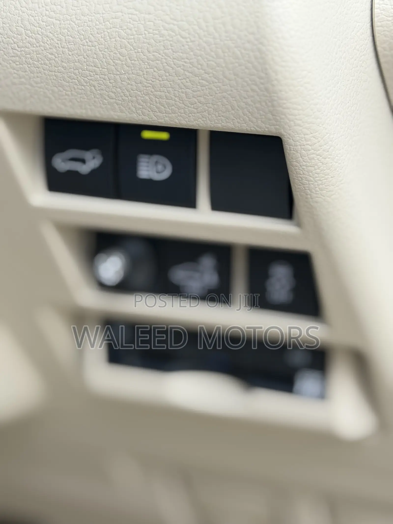 Toyota Land Cruiser LC300 2023 White