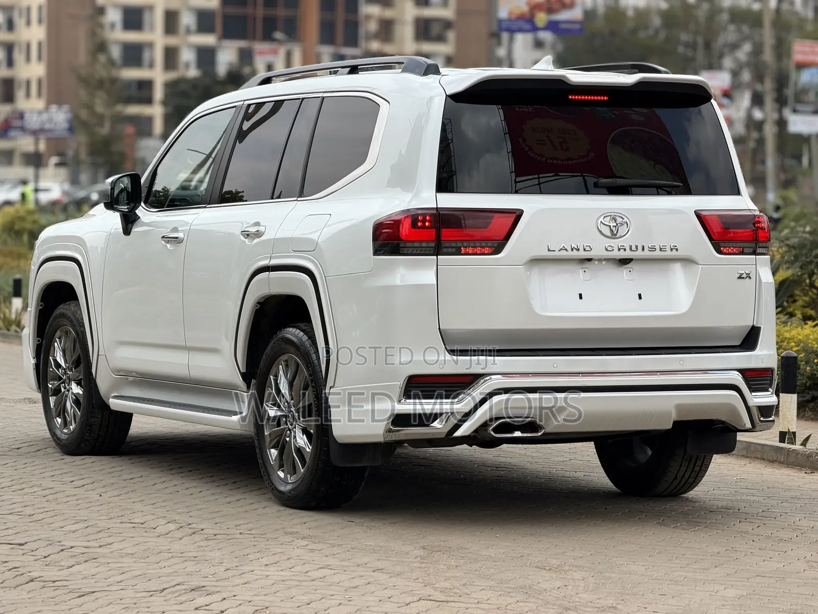 Toyota Land Cruiser LC300 2023 White
