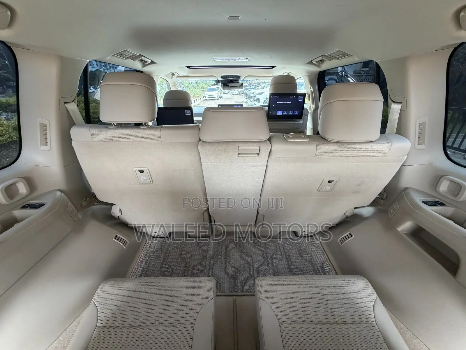 Toyota Land Cruiser LC300 2023 White