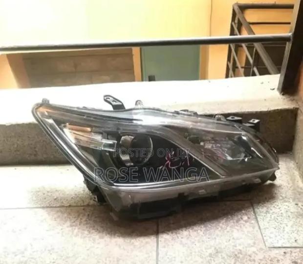 Crown 2015 Headlight
