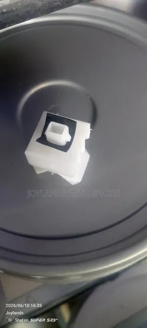Isuzu Elf 700p Corner Panel Body Clips