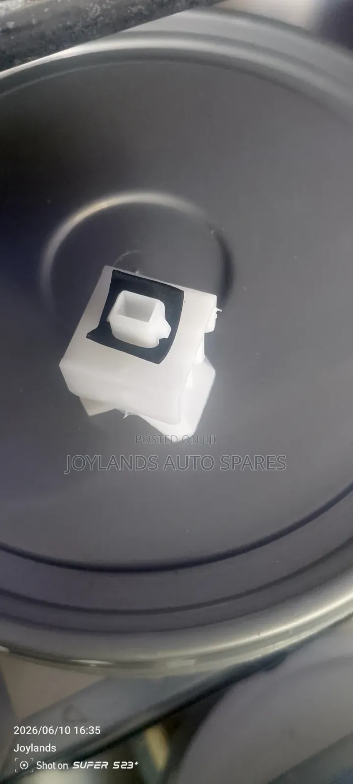 Isuzu Elf 700p Corner Panel Body Clips