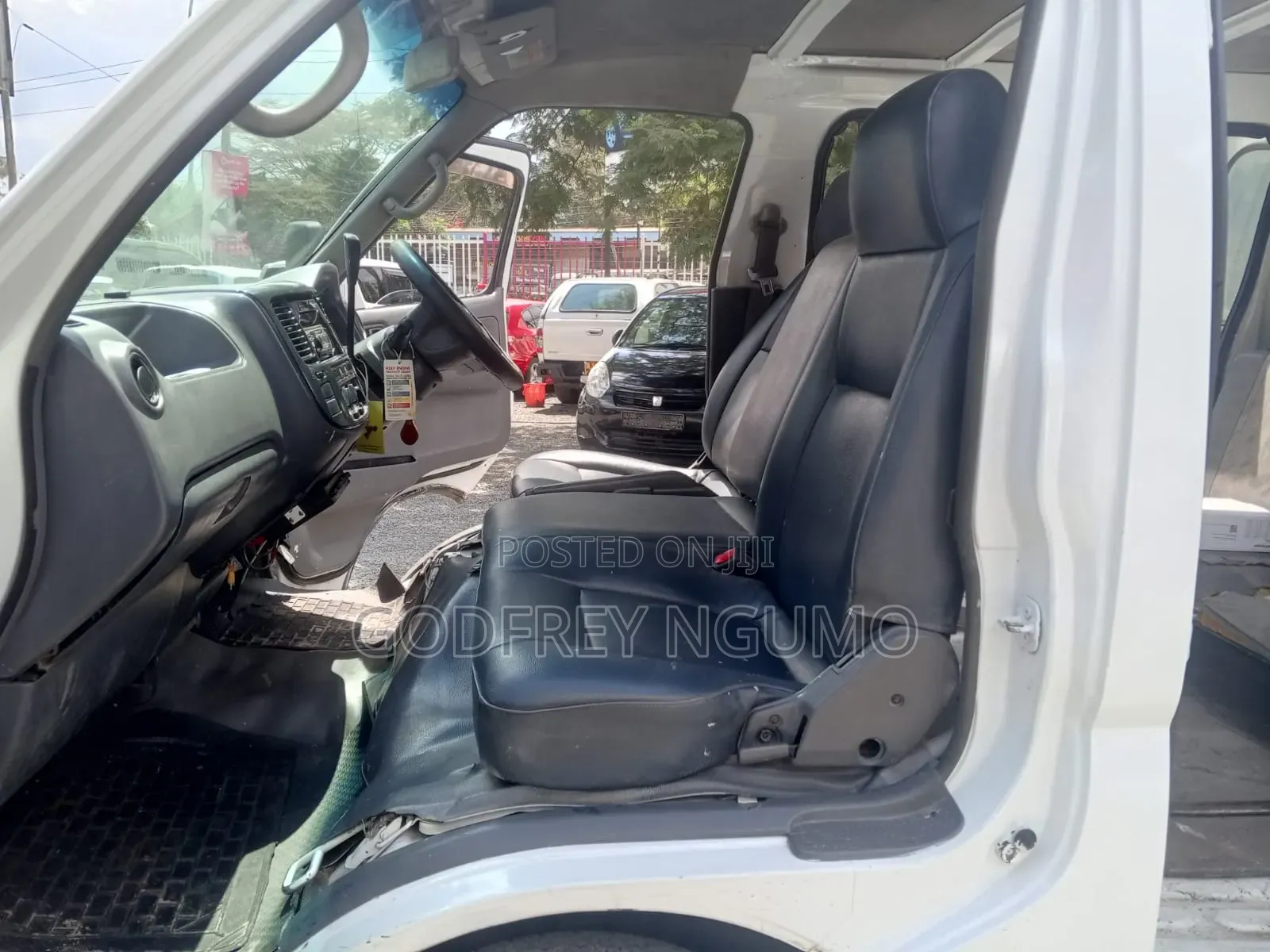 Nissan Caravan (Urvan) 2006 White