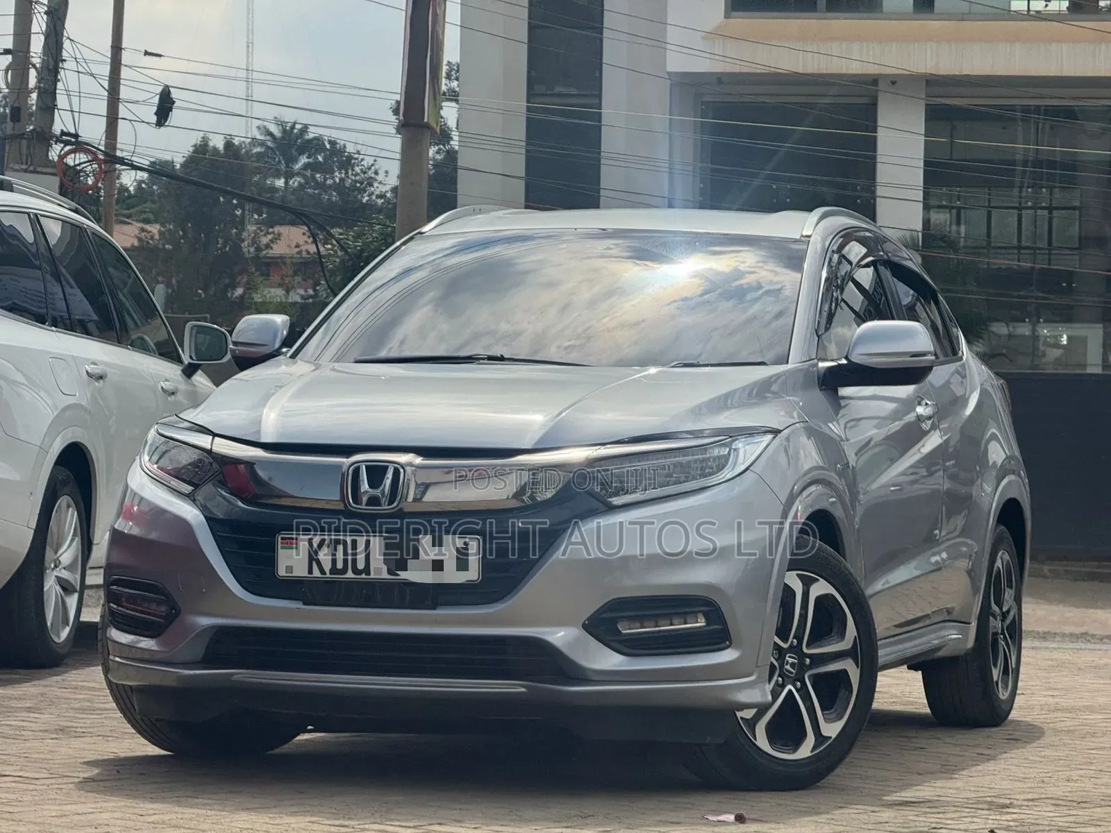 Honda Vezel 2018 Silver