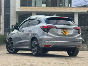 Honda Vezel 2018 Silver
