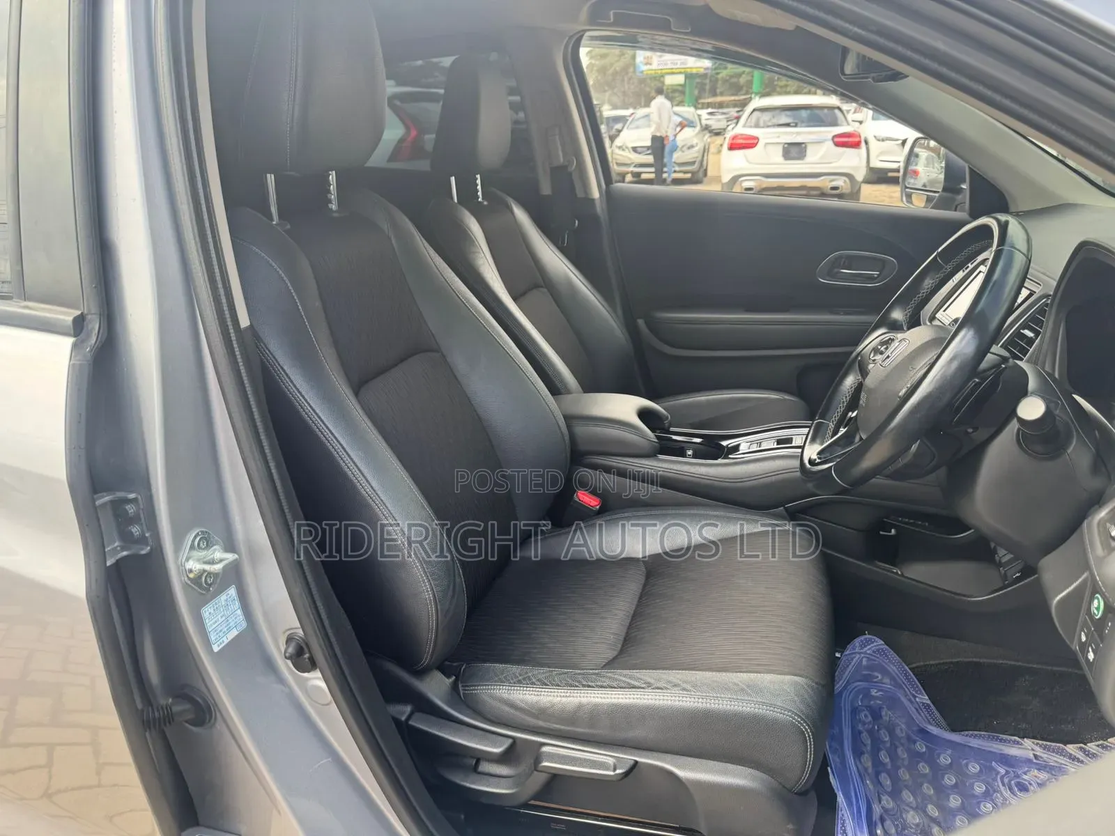 Honda Vezel 2018 Silver