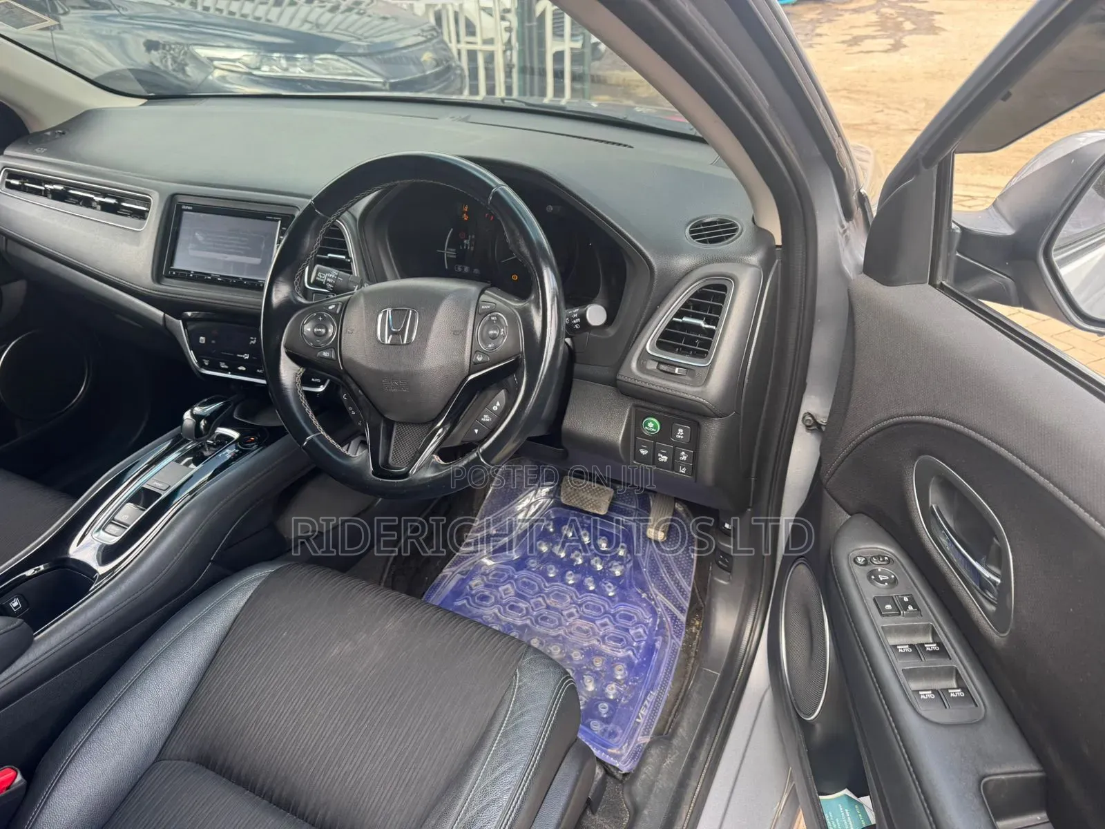 Honda Vezel 2018 Silver
