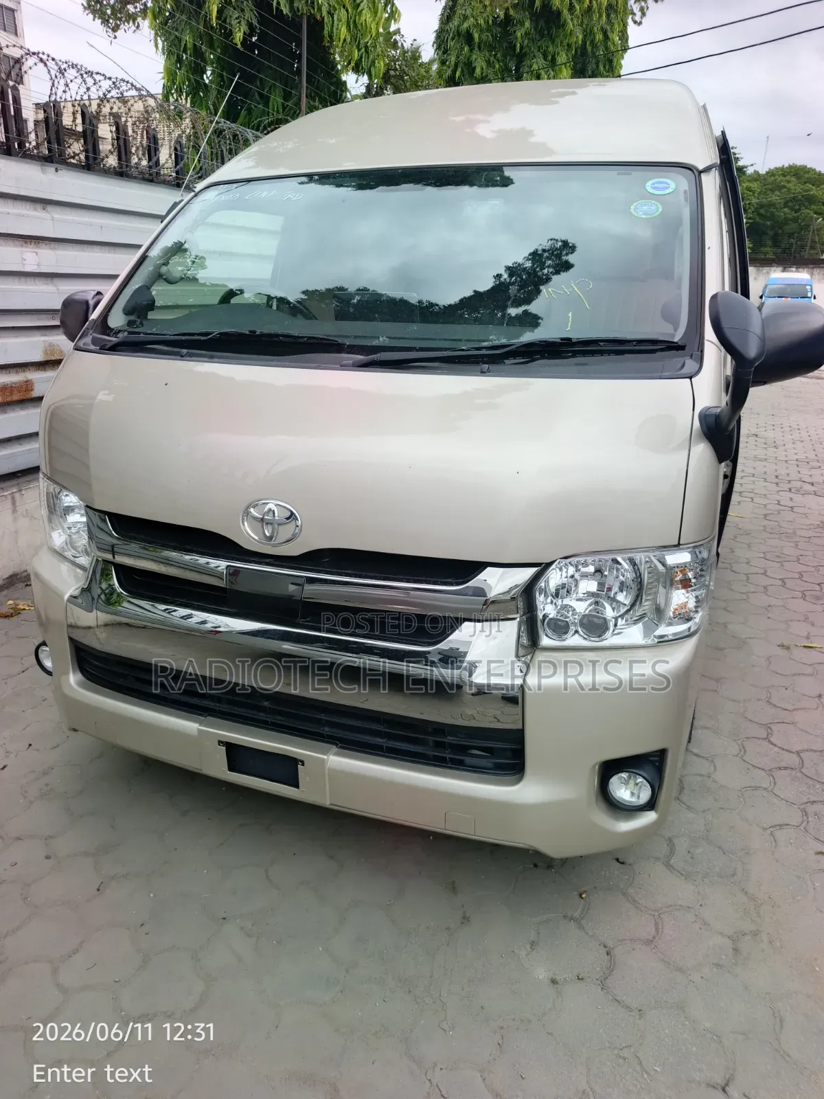 Toyota HiAce 2019 Gold