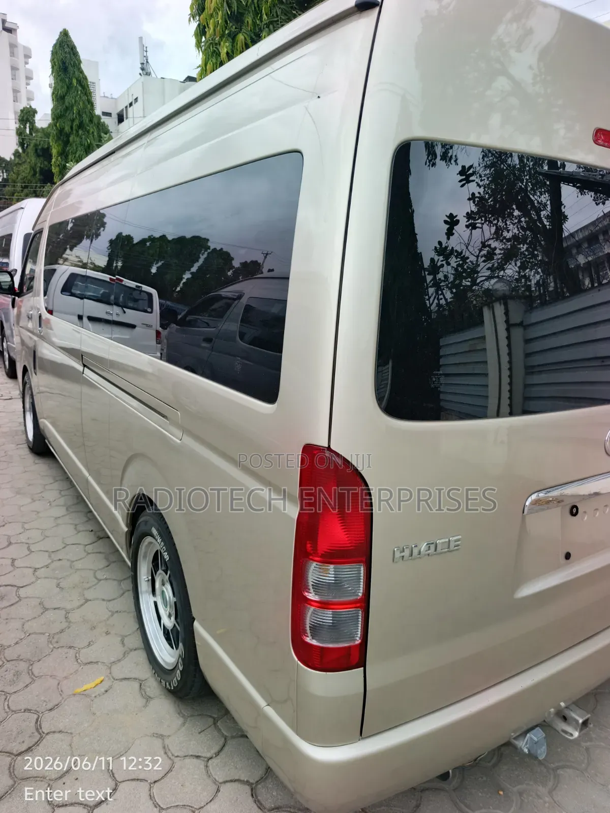 Toyota HiAce 2019 Gold