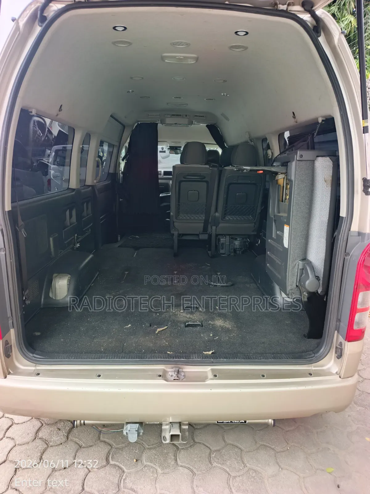 Toyota HiAce 2019 Gold