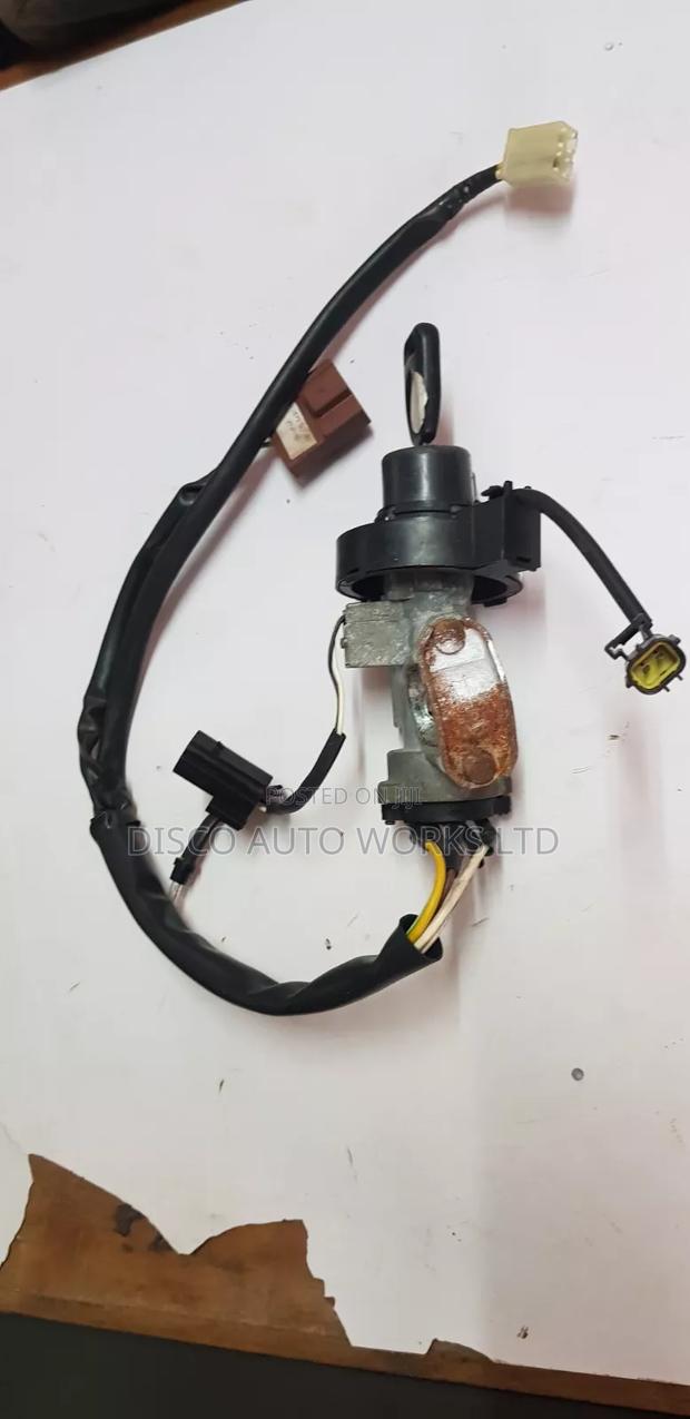 Land Rover Discovery 2 Ignition With Key - thumbnail 2