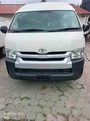 Toyota HiAce 2019 White