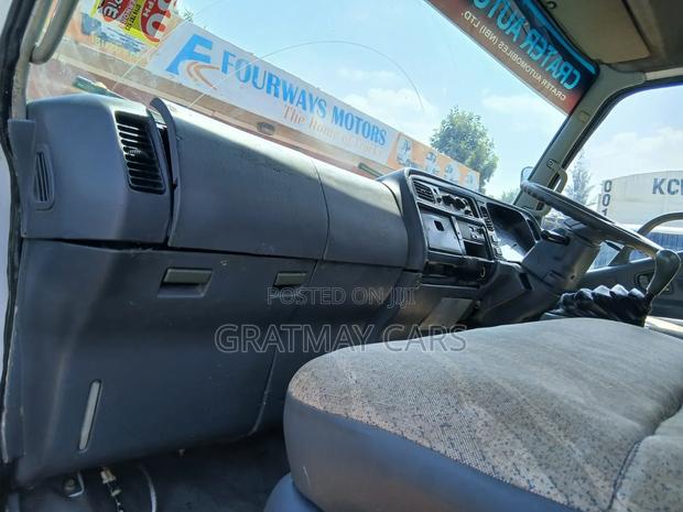 2015 Mitsubishi Canter Fh - thumbnail 4