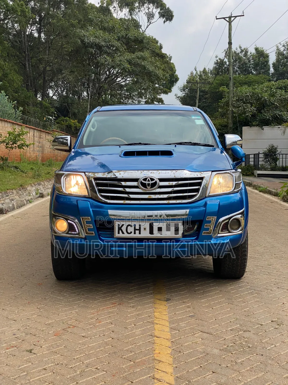Toyota Hilux 2010 Blue