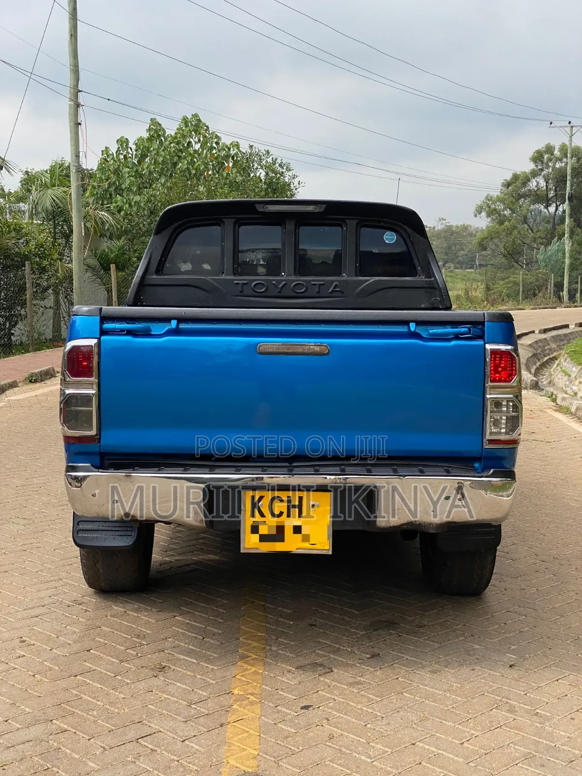 Toyota Hilux 2010 Blue