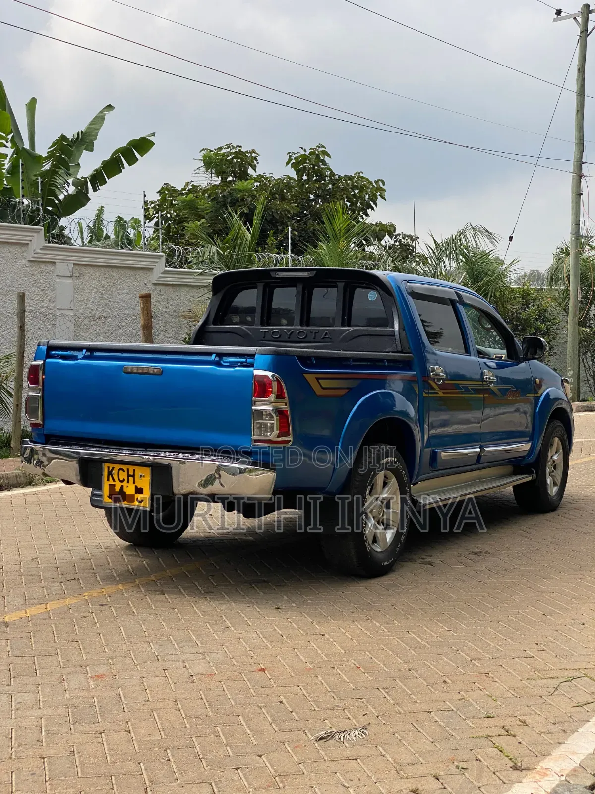 Toyota Hilux 2010 Blue