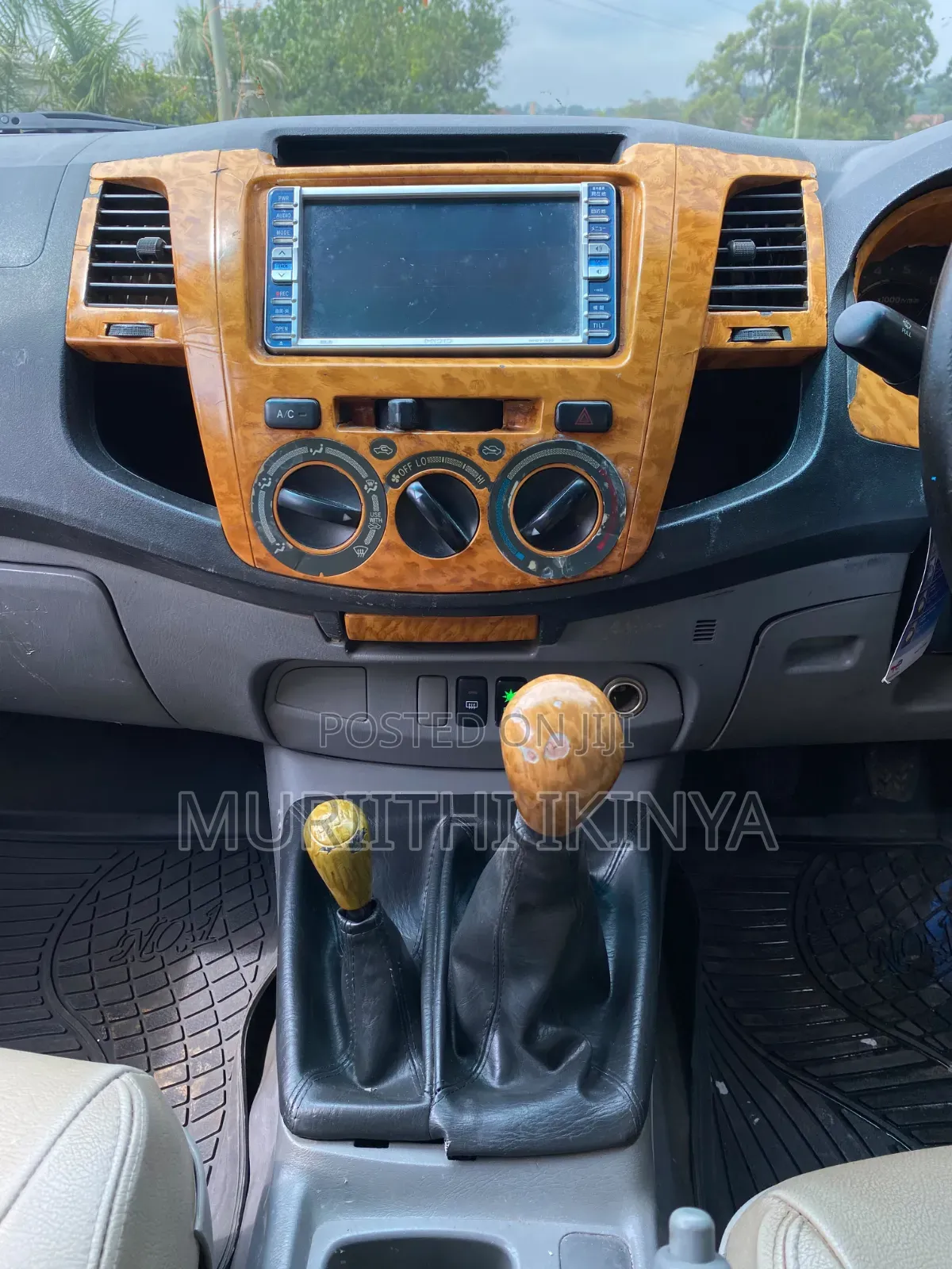 Toyota Hilux 2010 Blue