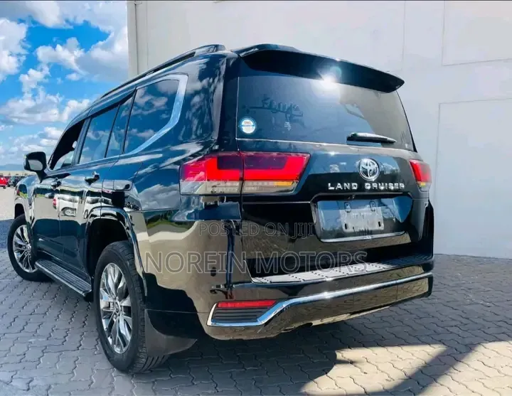 Toyota Land Cruiser 2021 Matt Black