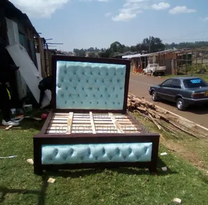 White 4×6 Chester Bed