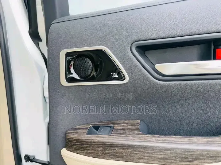 Toyota Land Cruiser 2023 Pearl