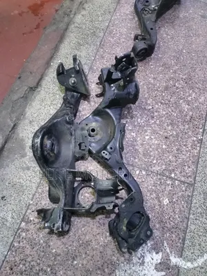 Nissan Serena Rear Arms