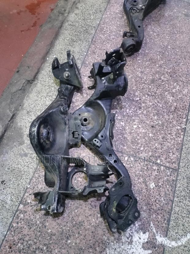 Nissan Serena Rear Arms