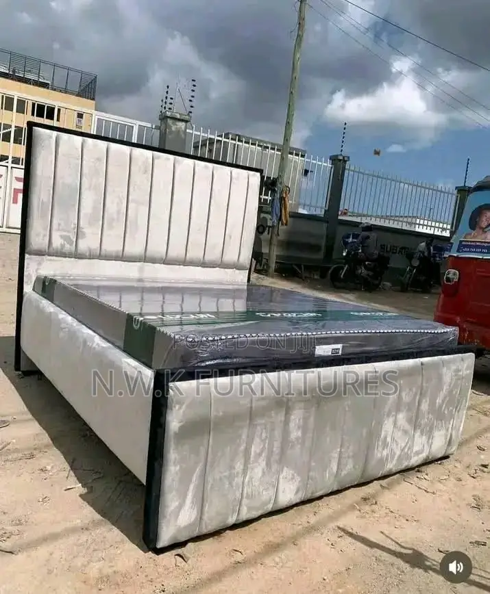 Grey Chester Bed