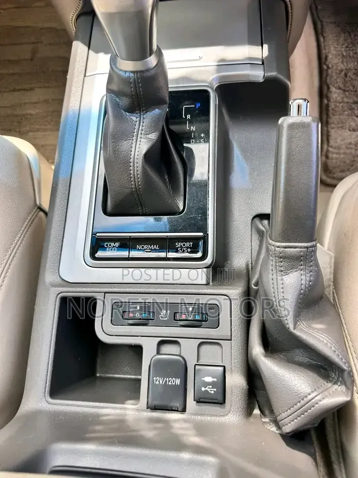 Toyota Land Cruiser 2020 White