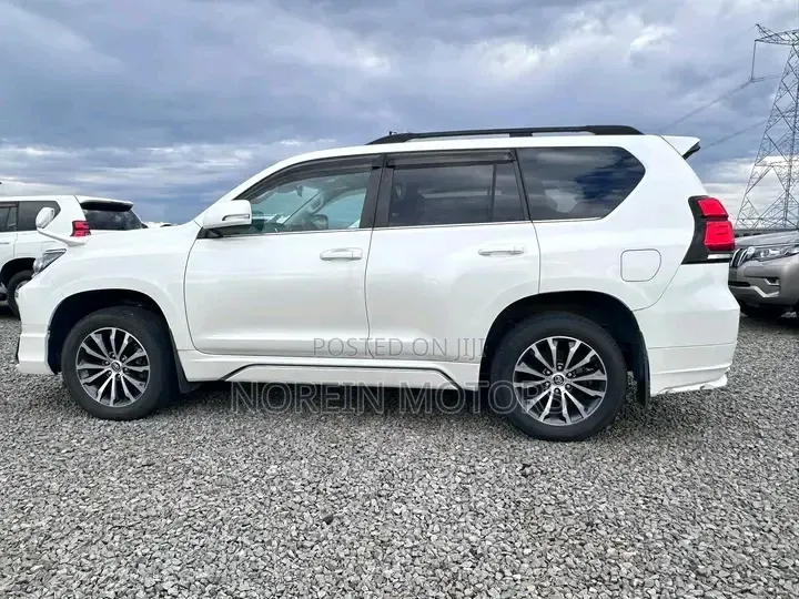 Toyota Land Cruiser 2020 White