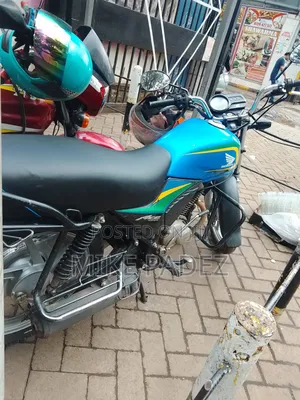 Honda CB 2023 Blue