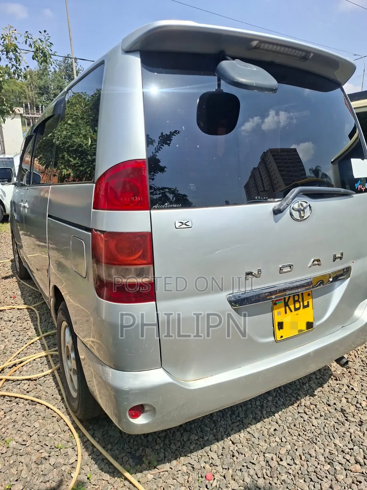 Toyota Noah 2004 Silver