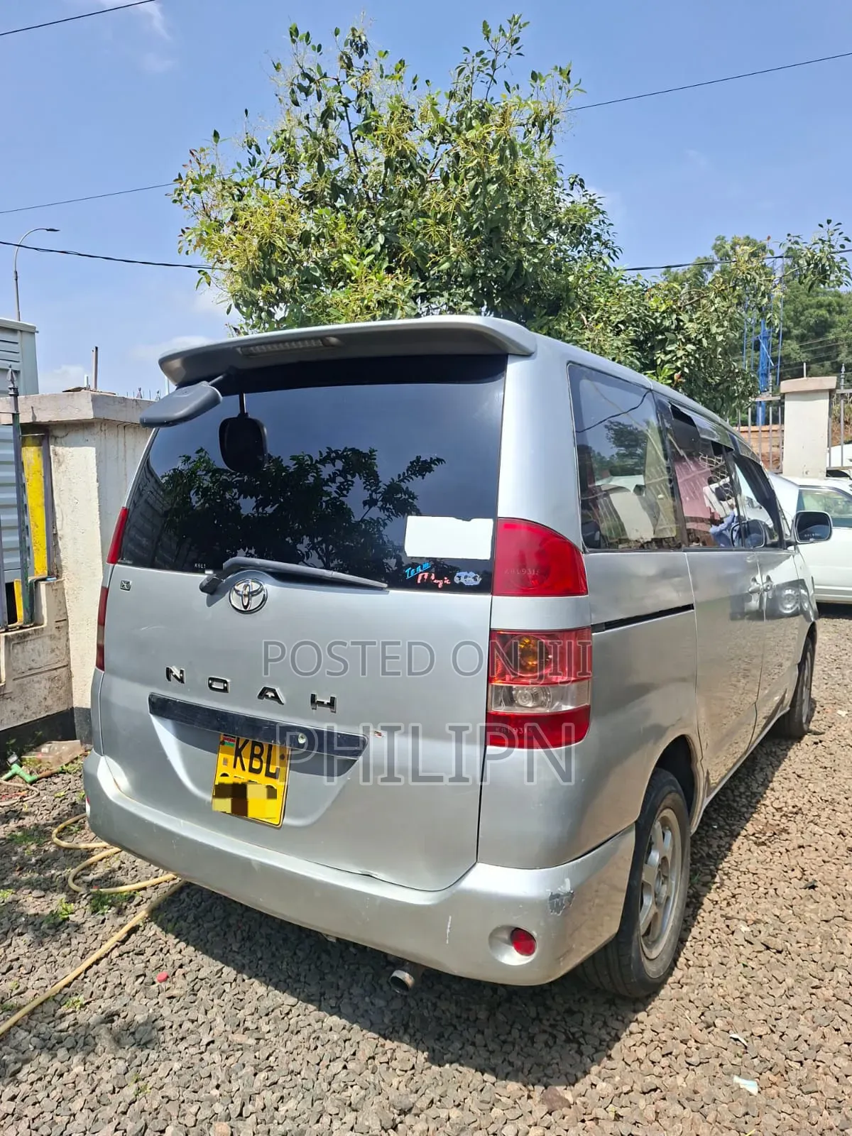 Toyota Noah 2004 Silver