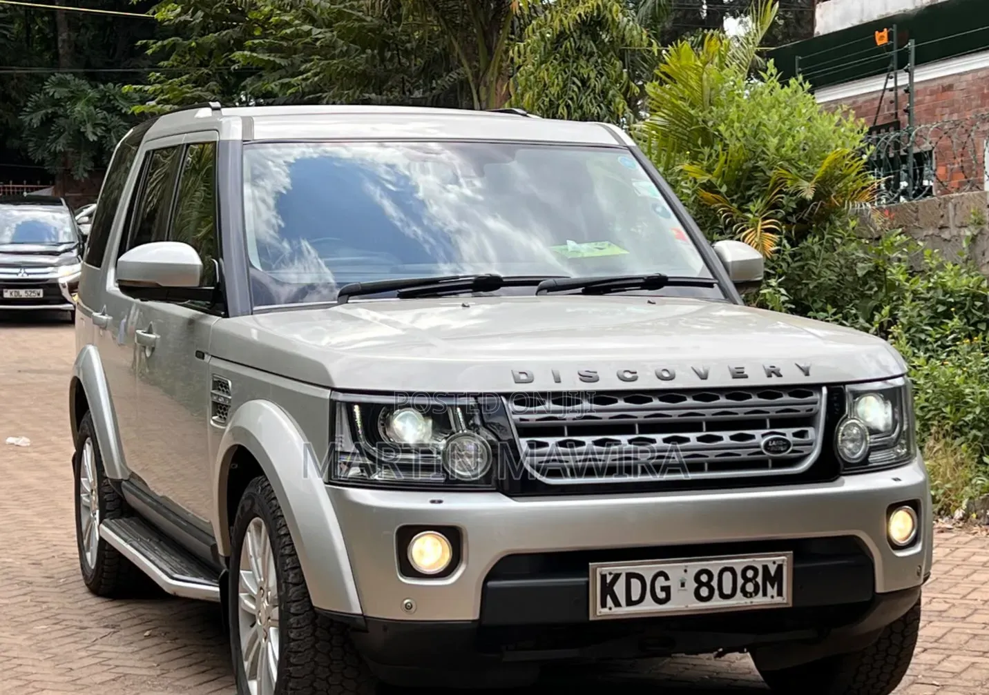 Land Rover Discovery 2014 Gold
