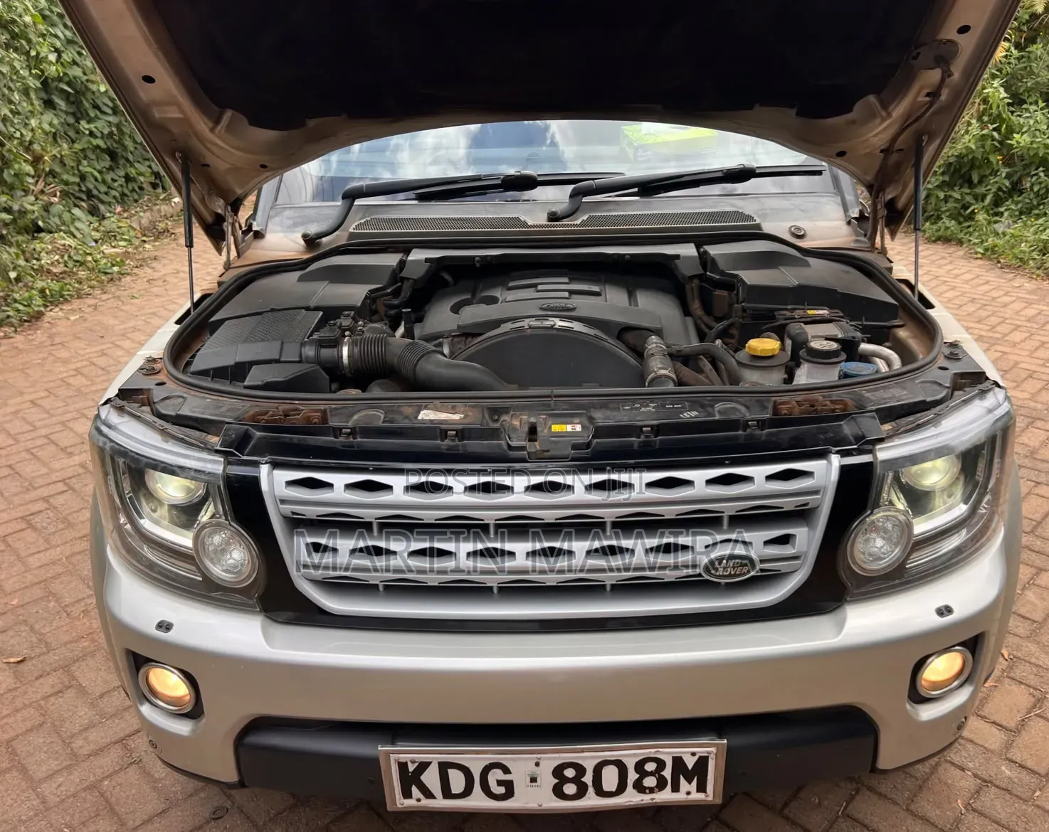 Land Rover Discovery 2014 Gold