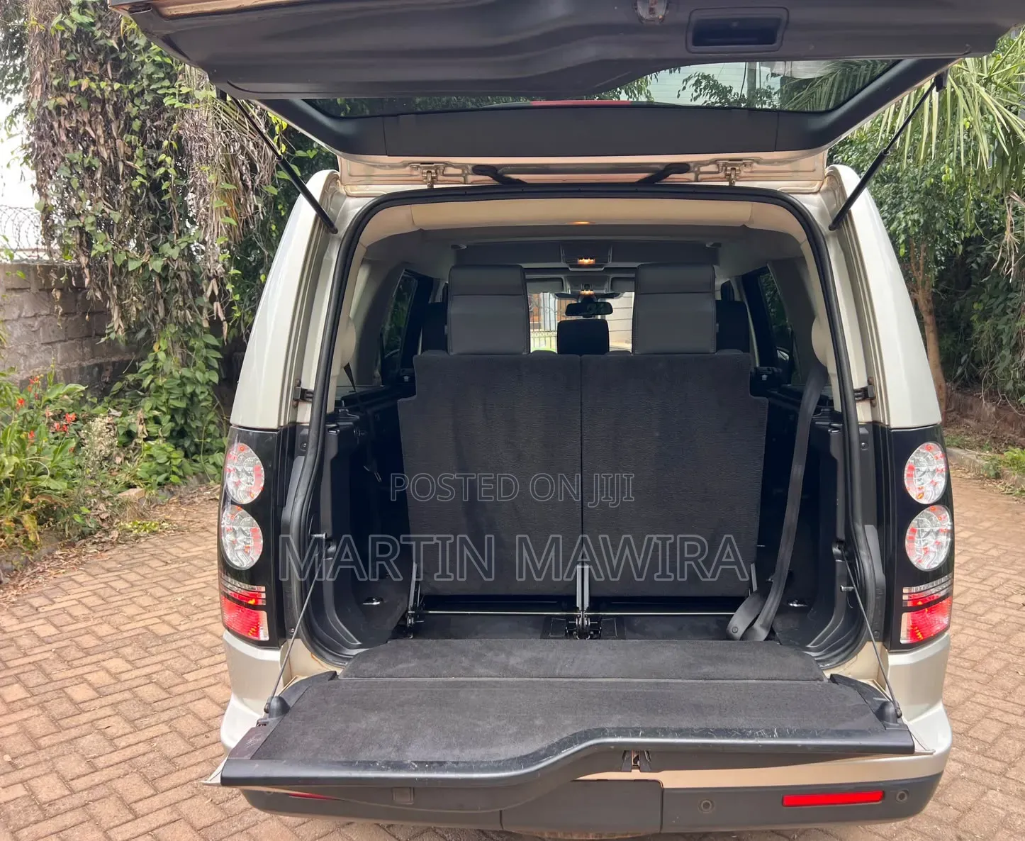 Land Rover Discovery 2014 Gold