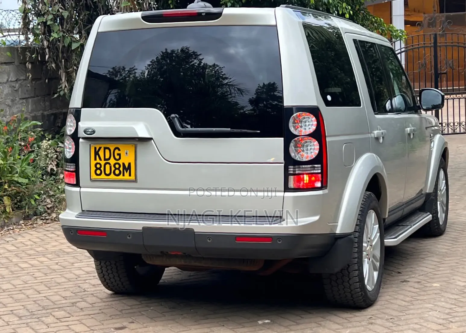 Land Rover Discovery 2014 Gold