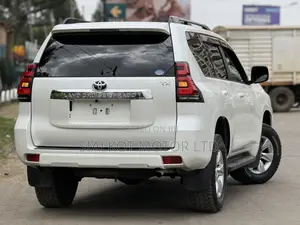 Toyota Land Cruiser Prado 2.7 2019 White