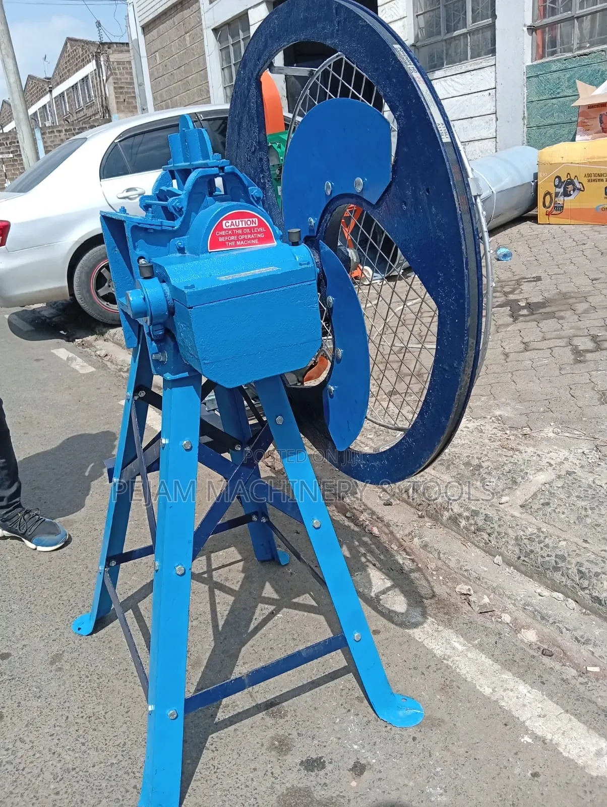 Milano Italia 3 Blade Chaffcutter With 7.5hp Engine