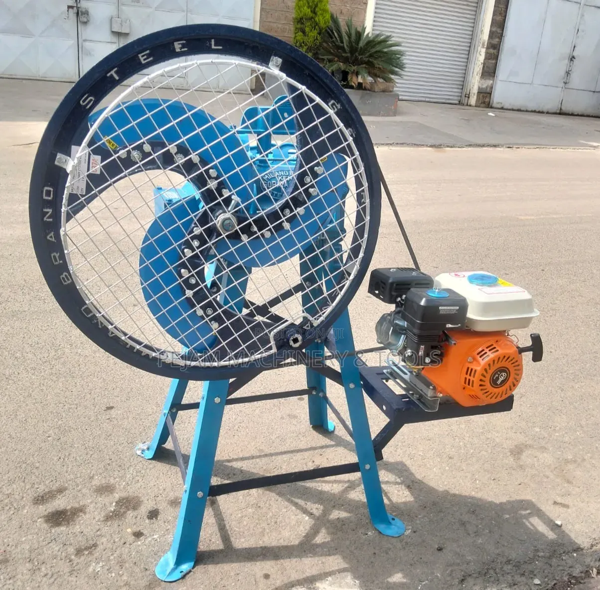 Milano Italia 3 Blade Chaffcutter With 7.5hp Engine