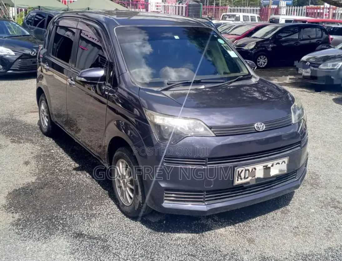 Toyota Spade 2014 Purple