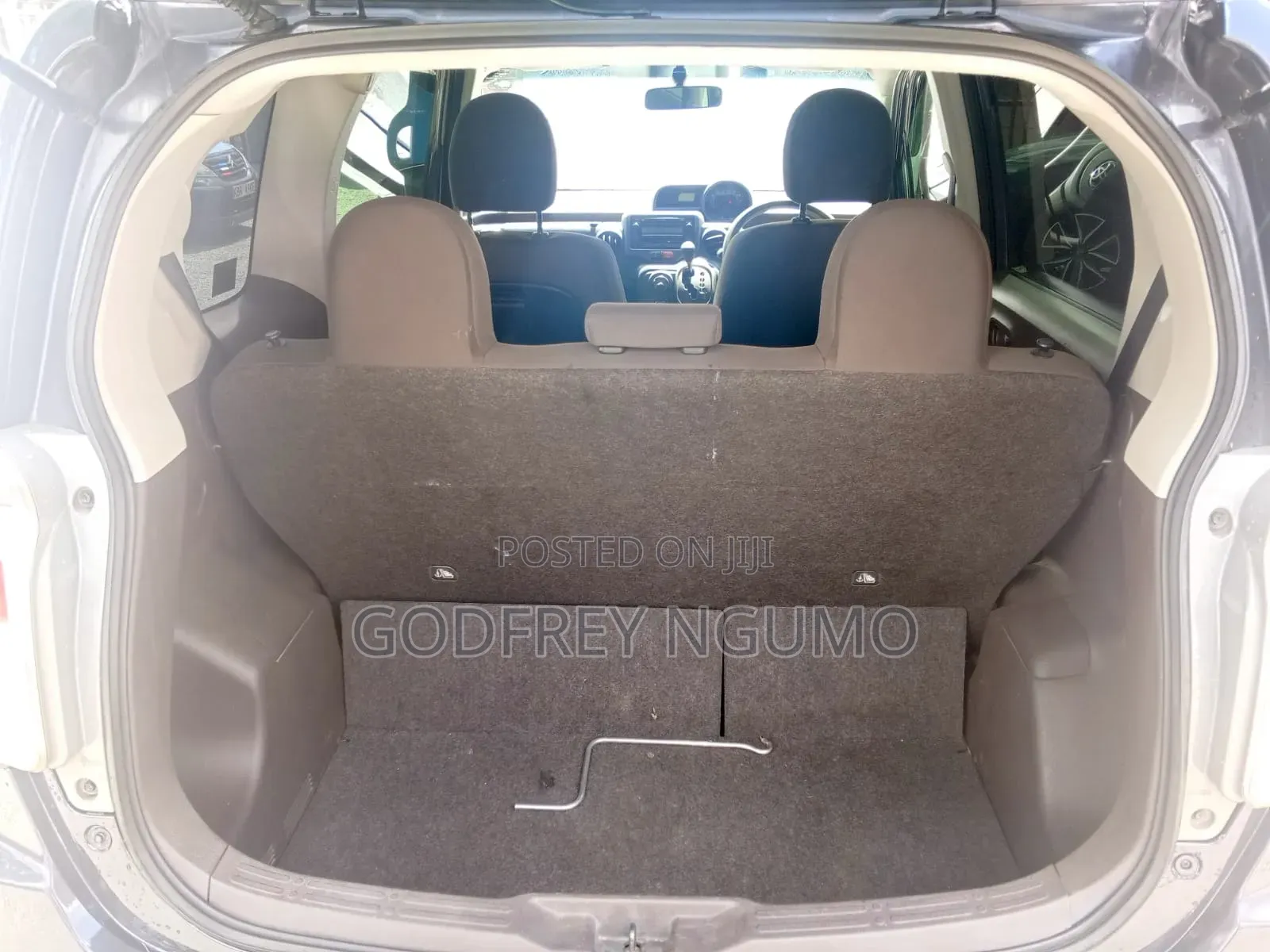 Toyota Spade 2014 Purple