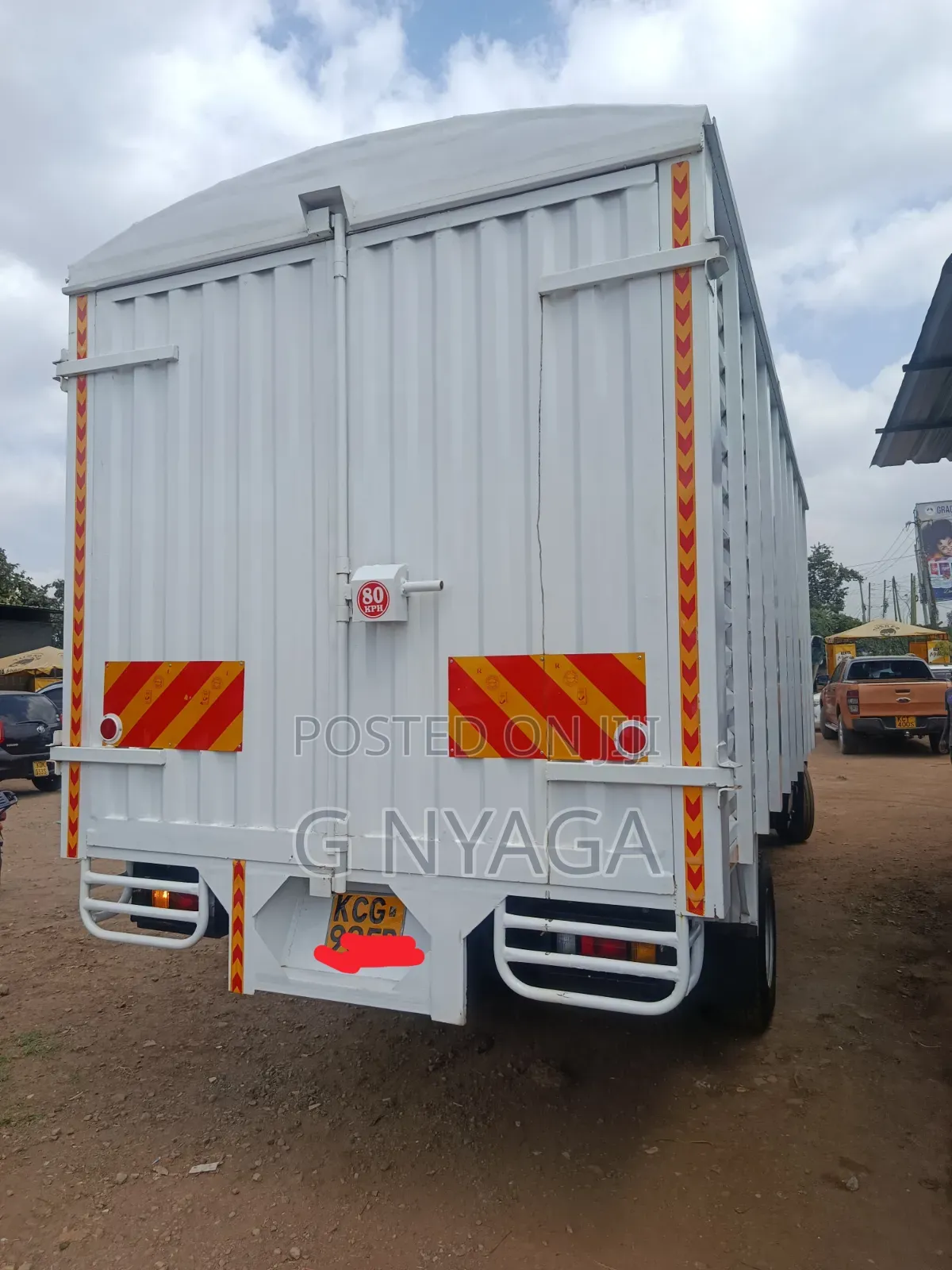 Mitsubishi Fh215 Covered Body 2015 White