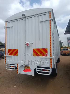 Mitsubishi Fh215 Covered Body 2015 White