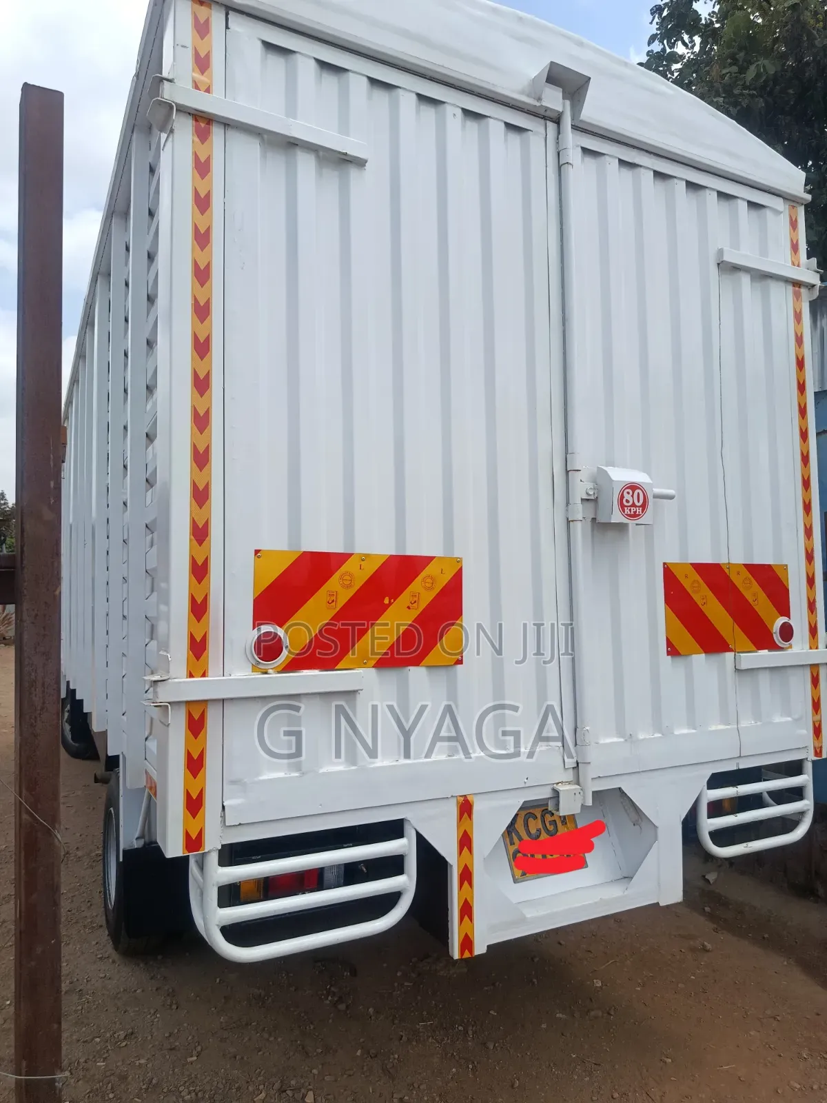 Mitsubishi Fh215 Covered Body 2015 White
