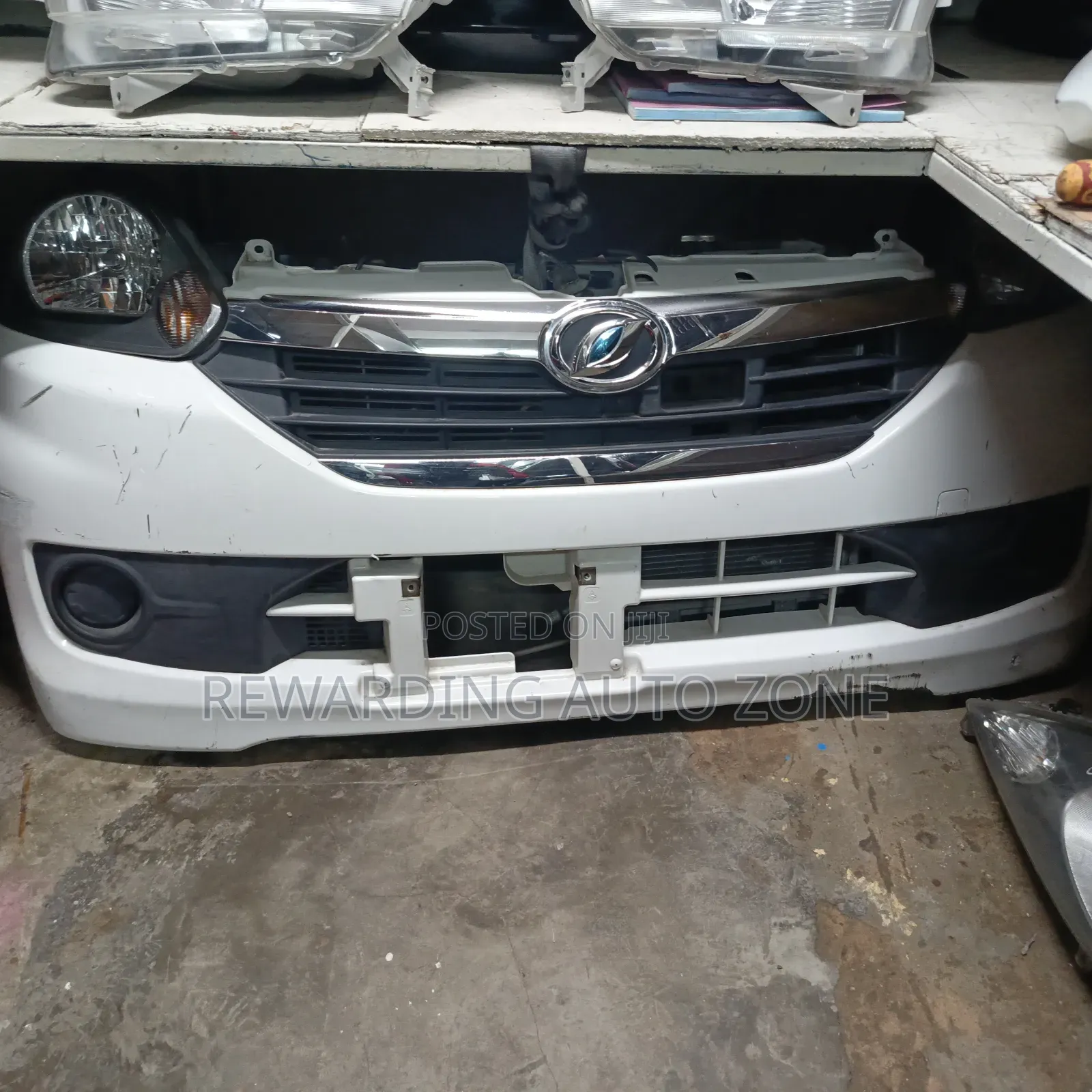 Daihatsu Mira 2014 Nosecut