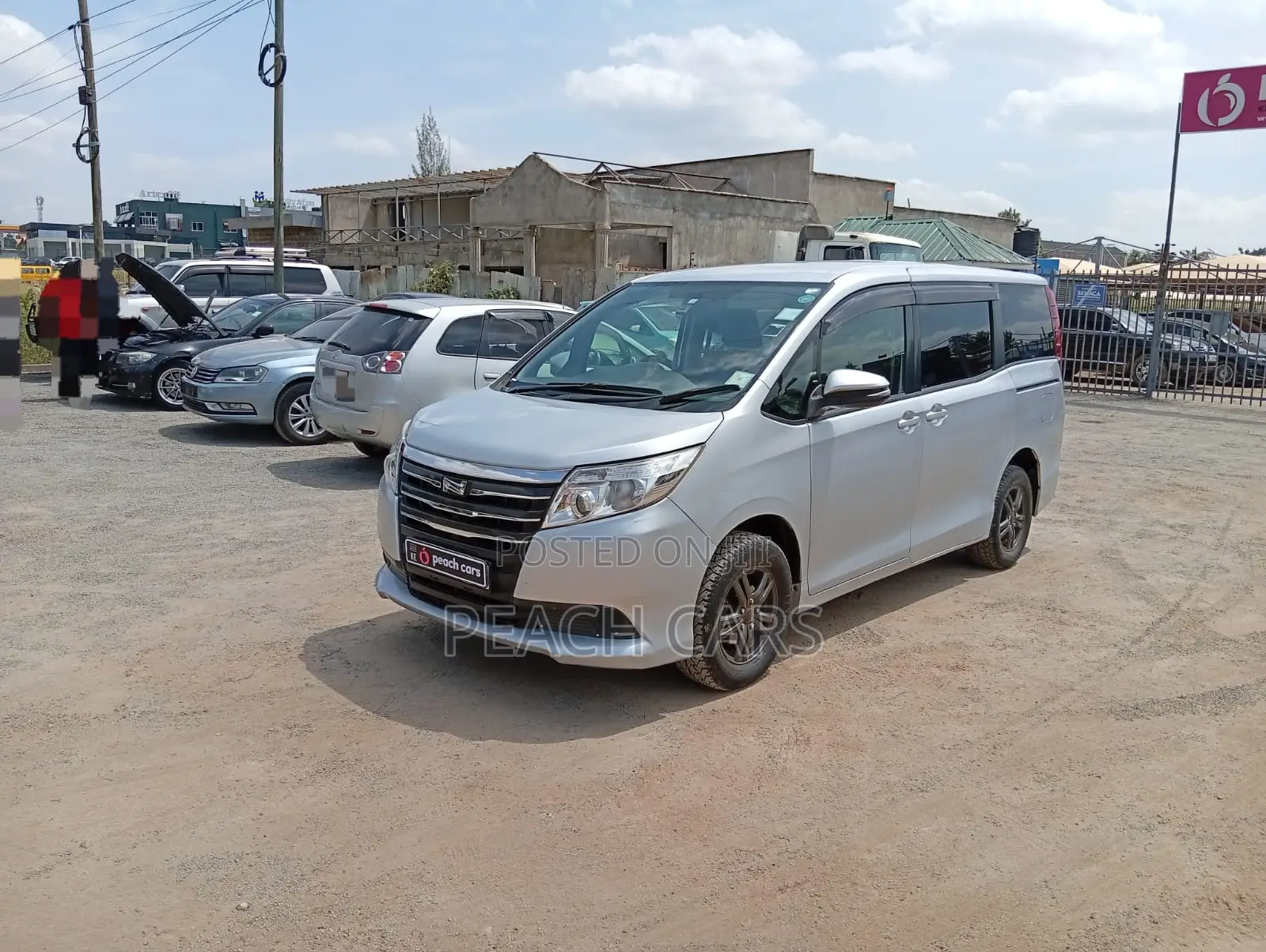 Toyota Noah 2014 Silver