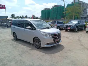 Toyota Noah 2014 Silver