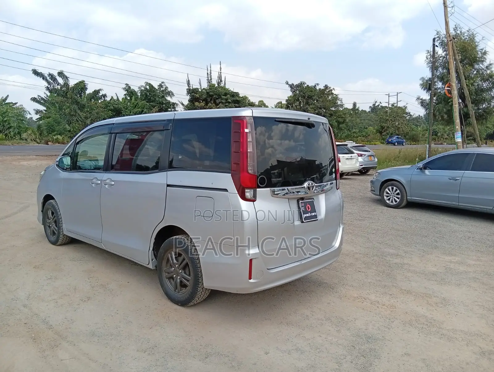 Toyota Noah 2014 Silver