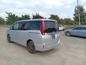 Toyota Noah 2014 Silver