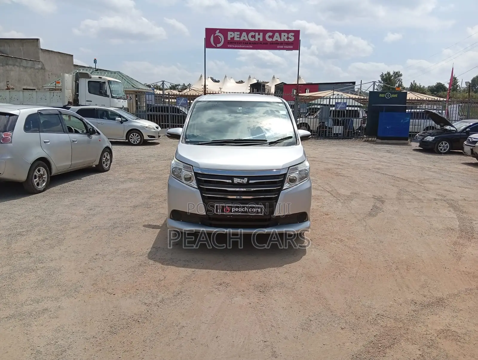Toyota Noah 2014 Silver